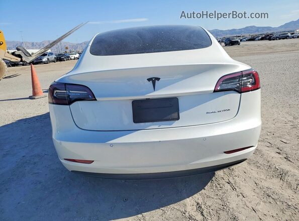 5YJ3E1EB5NF183886 2022 TESLA MODEL White Widok z tyłu