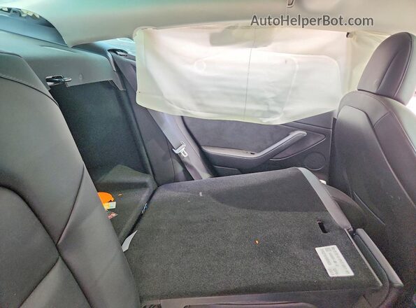 5YJ3E1EB5NF273829 2022 TESLA MODEL Black Rear seats view
