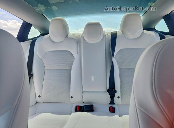 5YJ3E1EB5TF123524 2026 TESLA MODEL Black Vista de los asientos traseros