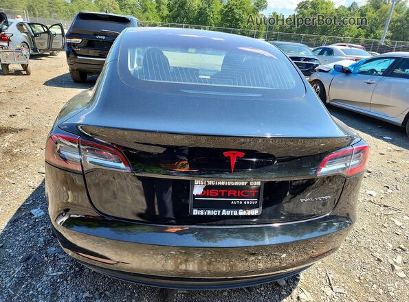 5YJ3E1EB6JF128082 2018 TESLA MODEL Black Widok z tyłu