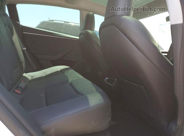 5YJ3E1EB6RF796606 2024 TESLA MODEL White Հետևի նստատեղերի տեսք