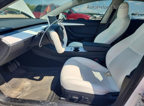 5YJ3E1EB7MF010224 2021 TESLA MODEL White Front interior view
