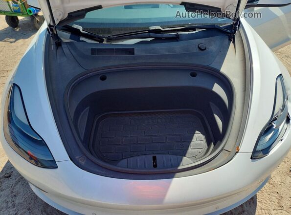 5YJ3E1EB7MF010224 2021 TESLA MODEL White Rear interior view