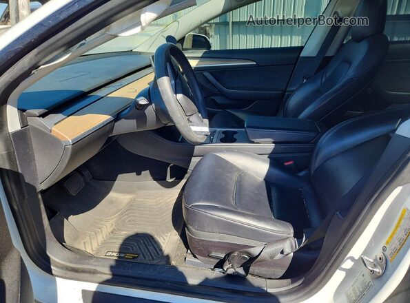 5YJ3E1EB7MF079589 2021 TESLA MODEL White Vista interior delantera