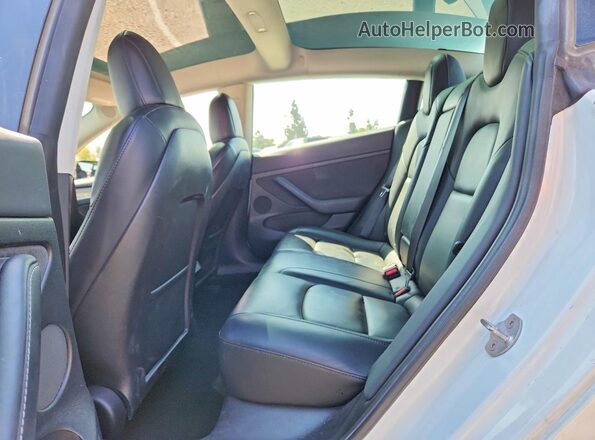 5YJ3E1EB8NF274702 2022 TESLA MODEL White უკანა სავარძლების ხედი