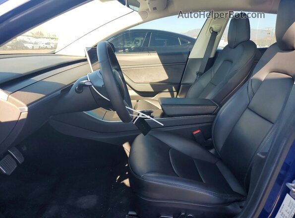 5YJ3E1EB9LF636419 2020 TESLA MODEL Blue Front interior view