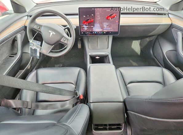 5YJ3E1EB9NF192557 2022 TESLA MODEL Красный Вид панели приборов