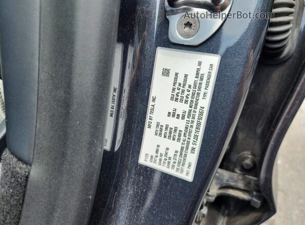 5YJ3E1EB9SF926674 2025 TESLA MODEL Gray Vista de la etiqueta del VIN