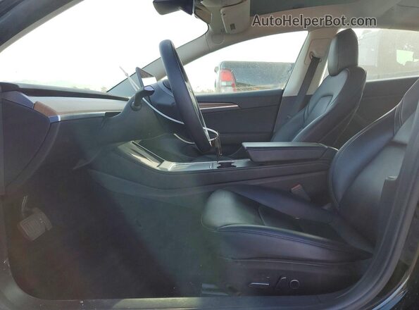 5YJ3E1EBXNF198805 2022 TESLA MODEL Черный Вид салона спереди