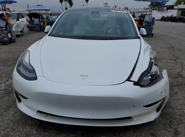 5YJ3E1EC2PF552134 2023 TESLA MODEL White Widok z przodu