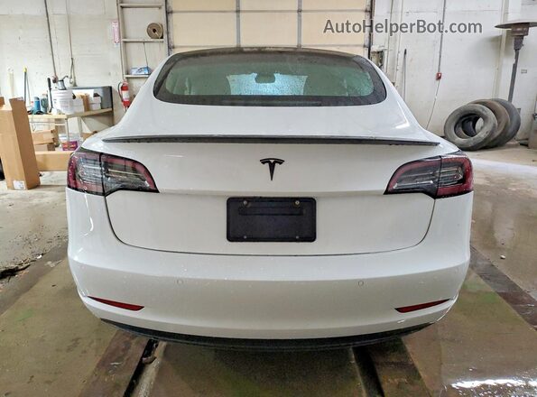 5YJ3E1EC5MF095993 2021 TESLA MODEL White Вид ззаду