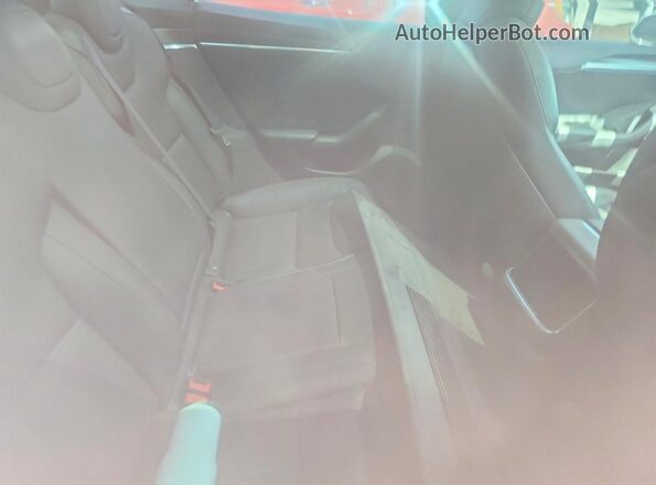 5YJSA1E64MF440271 2021 TESLA MODEL White Widok tylnych siedzeń