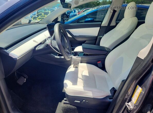 5YJYGDEE3MF073381 2021 TESLA MODEL Charcoal Widok wnętrza z przodu