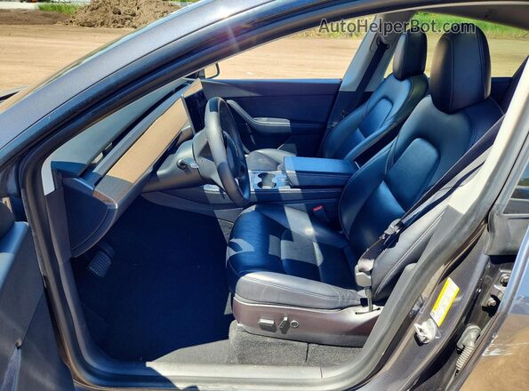 5YJYGDEE3MF160567 2021 TESLA MODEL Gray Widok wnętrza z przodu
