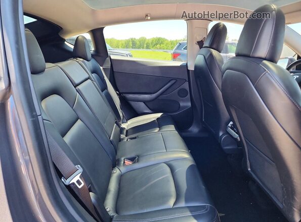 5YJYGDEE3MF160567 2021 TESLA MODEL Gray Widok wnętrza z tyłu