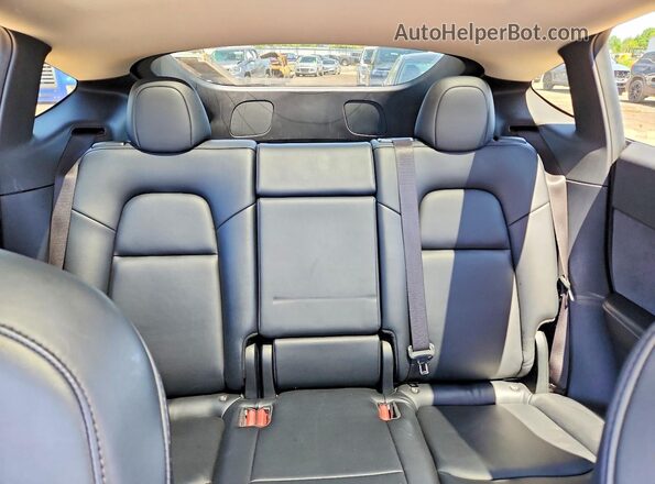 5YJYGDEE3MF160567 2021 TESLA MODEL Gray Widok tylnych siedzeń