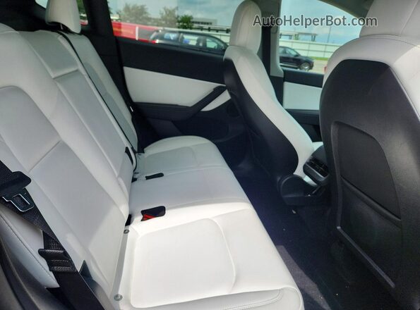 5YJYGDEE3MF306613 2021 TESLA MODEL Silver Вид задніх сидінь
