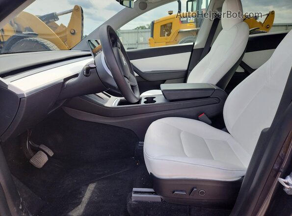 5YJYGDEE3MF306613 2021 TESLA MODEL Silver Вид салону спереду