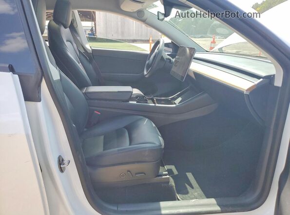 5YJYGDEE5MF068361 2021 TESLA MODEL Белый Вид салона спереди