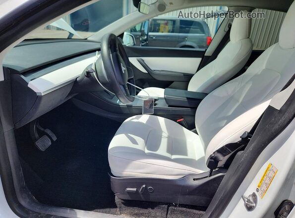 5YJYGDEE9MF303005 2021 TESLA MODEL White Вид салону спереду