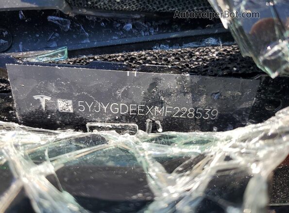 5YJYGDEEXMF228539 2021 TESLA MODEL Black Widok komory silnika
