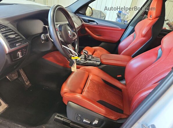 5YMTS0C00M9H24429 2021 BMW X3 White Front interior view