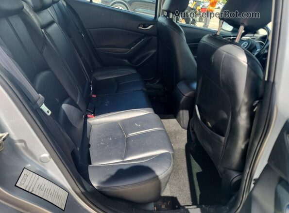 3MZBN1V35JM205845 2018 MAZDA 3 Серебряный Вид задней части салона