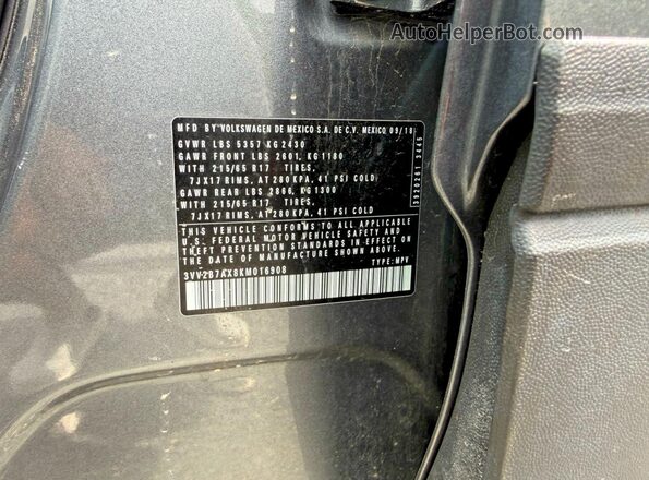 3VV2B7AX8KM016908 2019 VOLKSWAGEN TIGUAN Gray Rear interior view