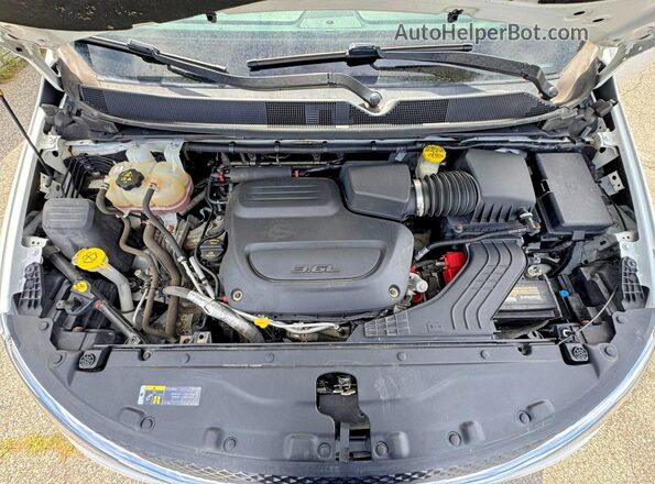 2C4RC1BG9KR554080 2019 CHRYSLER PACIFICA Белый Вид панели приборов