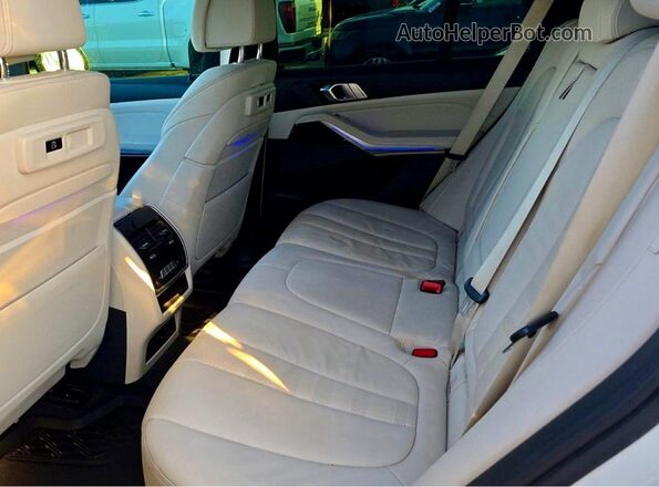 5UXCR6C55KLL37146 2019 BMW X5 White Սալոնի դիմացի տեսք