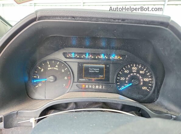 1FTEW1CF1HKD01225 2017 FORD F150 White Widok tylnych siedzeń