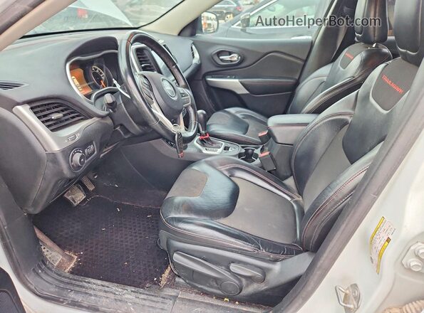 1C4PJMBB6HW614478 2017 JEEP CHEROKEE White წინა პანელის ხედი