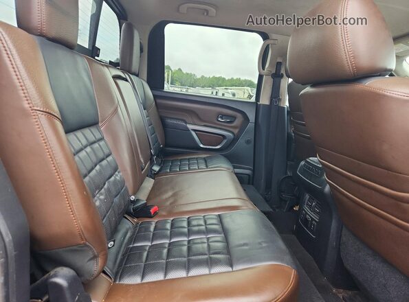1N6BA1F4XGN515734 2016 NISSAN TITAN Черный Вид задней части салона