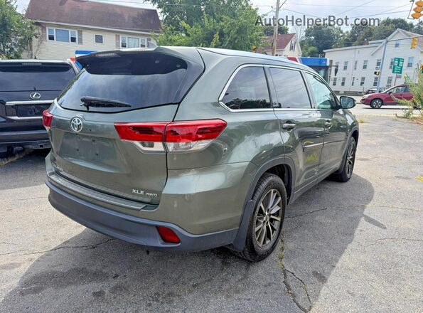 5TDJZRFH2JS906256 2018 TOYOTA HIGHLANDER Зеленый Передняя правая четверть