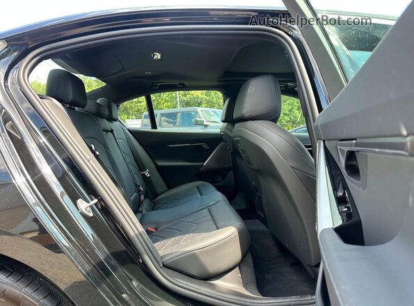 WBA53FJ00VCY10553 2027 BMW 5 SERIES Black Widok wnętrza z przodu