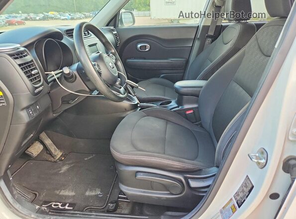 KNDJN2A25G7288326 2016 KIA SOUL Белый Вид панели приборов