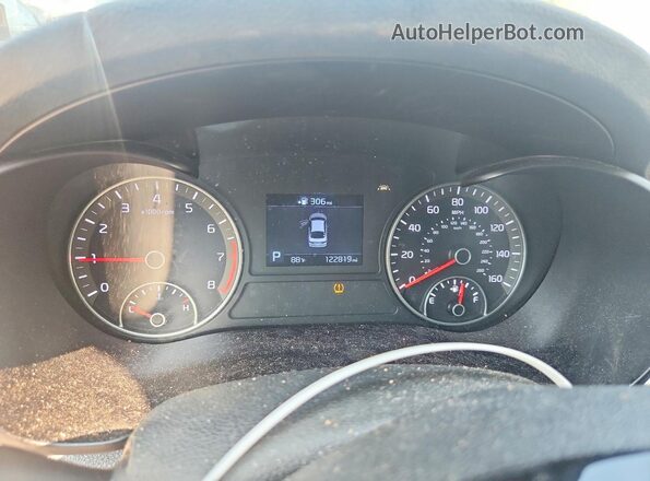 5XXGU4L13KG299984 2019 KIA OPTIMA White Вид задніх сидінь