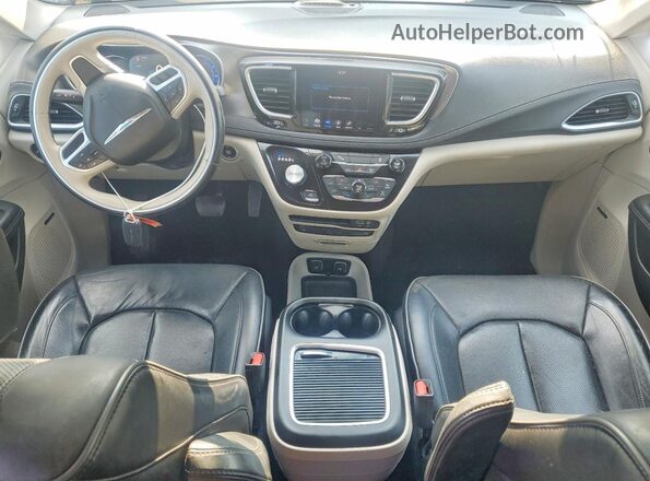 2C4RC1N7XJR275330 2018 CHRYSLER PACIFICA Gray ხელსაწყოთა პანელის ხედი