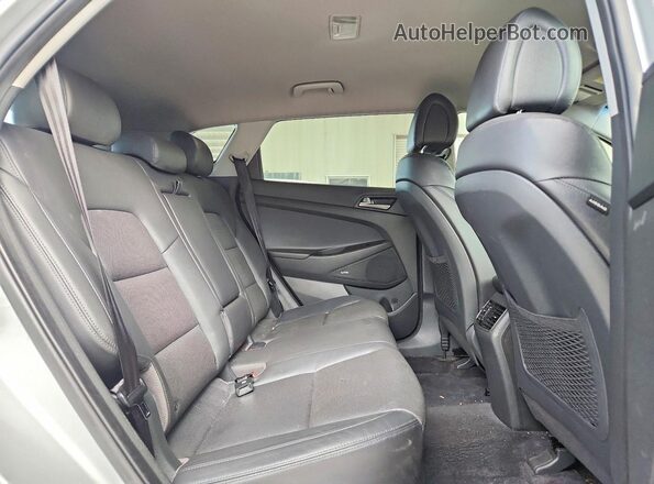 KM8J33A20JU737671 2018 HYUNDAI TUCSON Silver ძრავის განყოფილების ხედი