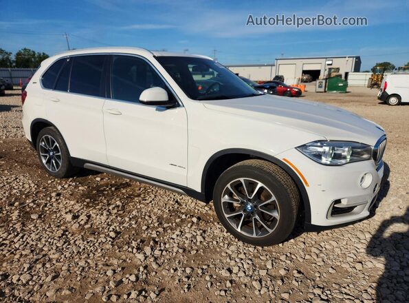 5UXKT0C57J0W02451 2018 BMW X5 White Front view