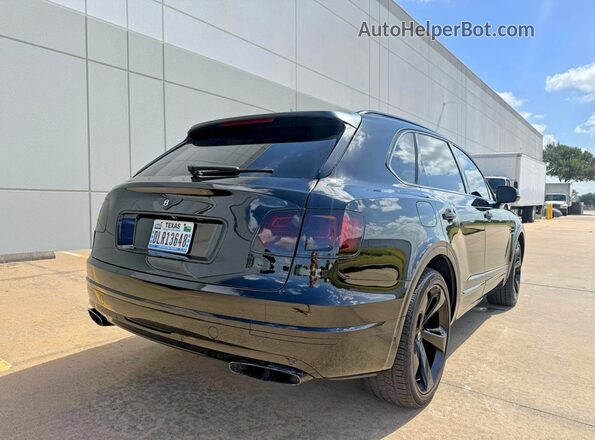 SJAAC2ZV8HC014584 2017 BENTLEY BENTAYGA Black Front view