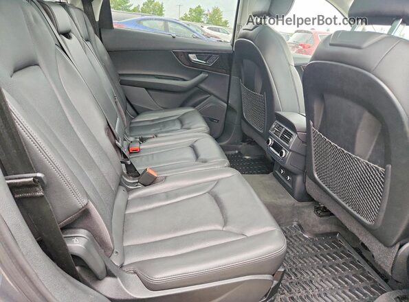 WA1VAAF76JD023641 2018 AUDI Q7 Gray Engine compartment view
