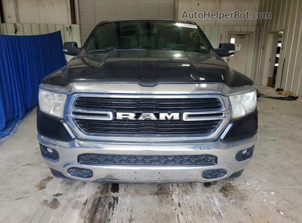 1C6SRFMTXKN644026 2019 RAM 1500 Black Rear view