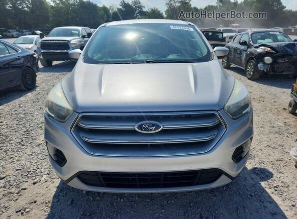1FMCU0GD1HUD92660 2017 FORD ESCAPE Серебряный Вид сзади