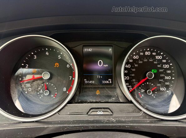 3VV2B7AX8KM016908 2019 VOLKSWAGEN TIGUAN Gray Instrument cluster view