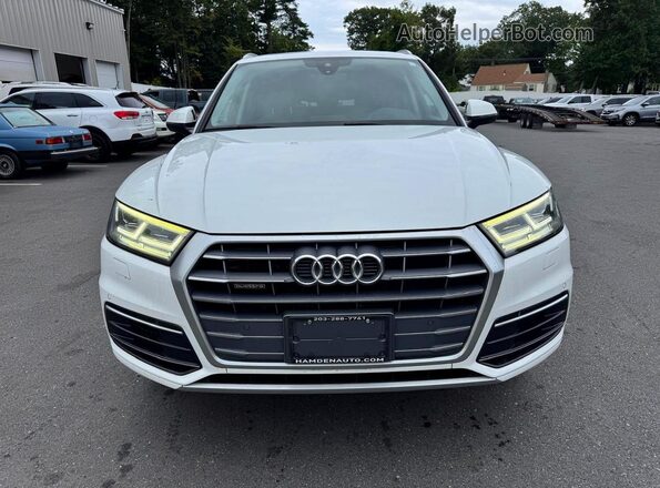 WA1BNAFY5J2150960 2018 AUDI Q5 White Rear view