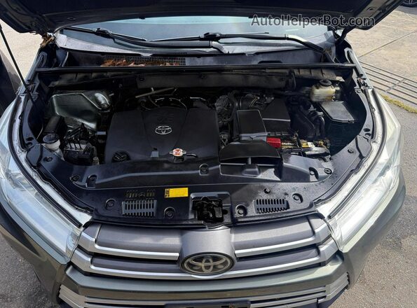5TDJZRFH2JS906256 2018 TOYOTA HIGHLANDER Зеленый Вид задних сидений