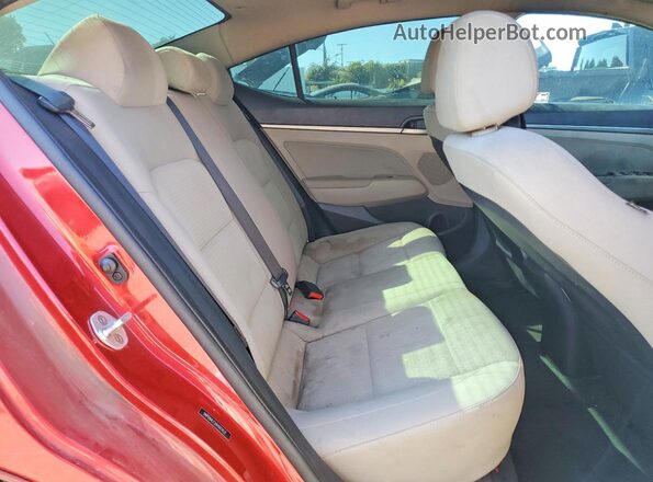 5NPD84LF2HH007631 2017 HYUNDAI ELANTRA Red Widok wnętrza z tyłu