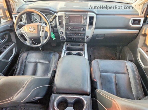 1N6BA1F4XJN517457 2018 NISSAN TITAN Черный Вид щитка приборов