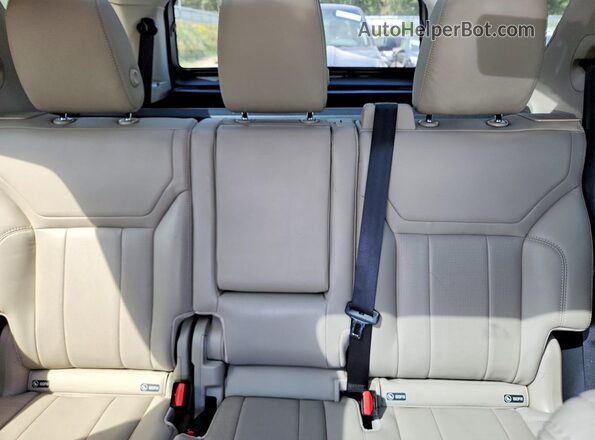SALRR2RVXJA077325 2018 LAND ROVER DISCOVERY Gray Rear interior view